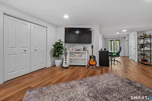 323 Sterling Dr, Newington, CT 06111 - Photo 33
