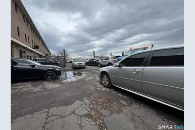 241 Ledyard Street #B8, Hartford, CT 06114 - Photo 3