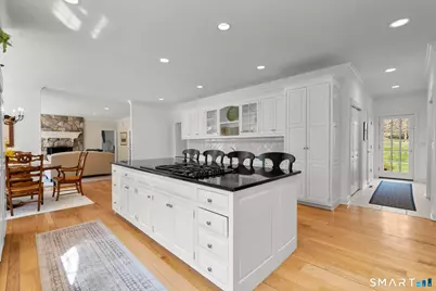 8 Maplewood Lane, Wilton, CT 06897 - Photo 9