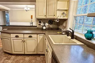 44 Climax Rd, Simsbury, CT 06070 - Photo 5