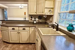 44 Climax Rd, Simsbury, CT 06070 - Photo 9