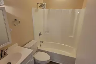 1423 Quinnipiac Ave, New Haven, CT 06513 - Photo 23