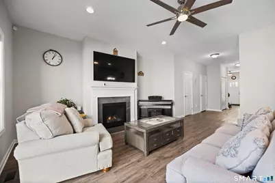 1 Newbury Court #1, North Haven, CT 06473 - Photo 3