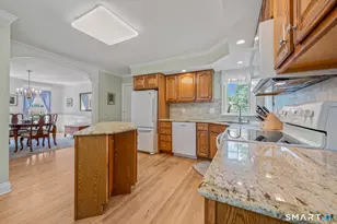 386 Georgetown Dr, Watertown, CT 06795 - Photo 5