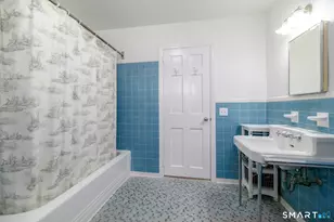 163 W Hill Rd, Stamford, CT 06902 - Photo 27
