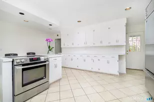 163 W Hill Rd, Stamford, CT 06902 - Photo 13