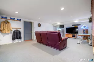 163 W Hill Rd, Stamford, CT 06902 - Photo 37