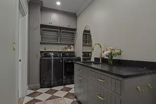 48 N Meadows Ln, Stamford, CT 06903 - Photo 17