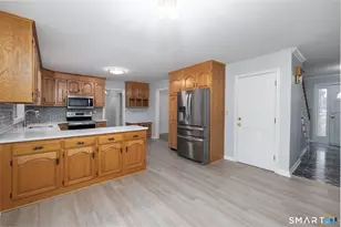 90 Fenn Rd, Middlebury, CT 06762 - Photo 9