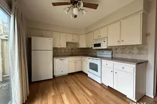 92 Founders Village, Clinton, CT 06413 - Photo 3