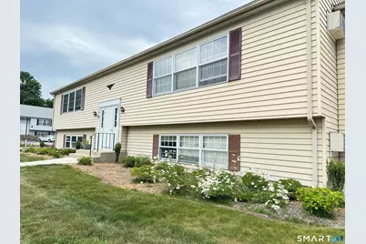 92 Founders Village #92, Clinton, CT 06413 - Photo 5