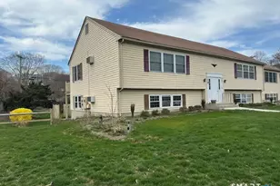 92 Founders Village, Clinton, CT 06413 - Photo 1