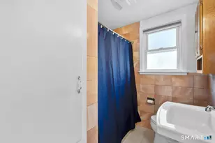 123 Pleasant Ave, East Haven, CT 06512 - Photo 23