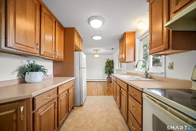 10 Nevins Avenue, Enfield, CT 06082 - Photo 3