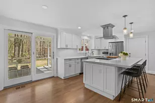 208 wildflower Ln, Fairfield, CT 06824 - Photo 11