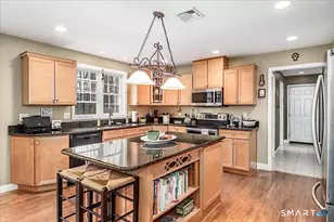 10 Ironwood Dr, Newtown, CT 06482 - Photo 9