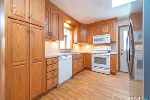 127 Bee St, Meriden, CT 06450 - Photo 13