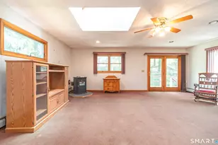 127 Bee St, Meriden, CT 06450 - Photo 9