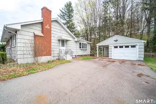 127 Bee St, Meriden, CT 06450 - Photo 3