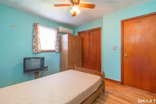 127 Bee St, Meriden, CT 06450 - Photo 25