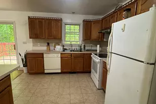 15 Harriet St, Norwich, CT 06360 - Photo 5
