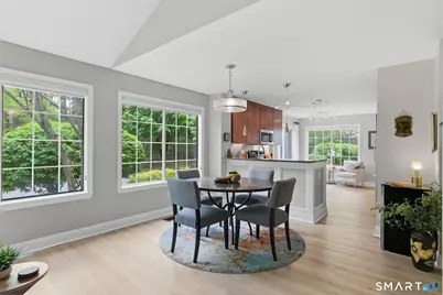 32 Southbridge Court, Simsbury, CT 06070 - Photo 17