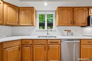 31 Grant Dr, Avon, CT 06001 - Photo 9