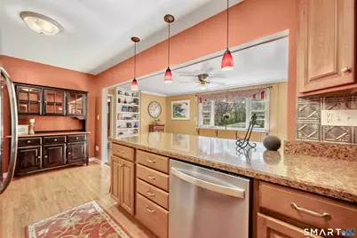 960 Peck Lane, Cheshire, CT 06410 - Photo 3