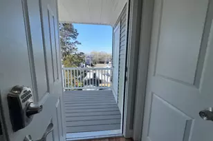 105 Churchill St, Fairfield, CT 06824 - Photo 11