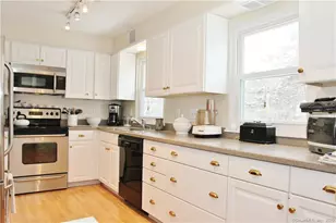 45 Highland Rd, Stamford, CT 06902 - Photo 3