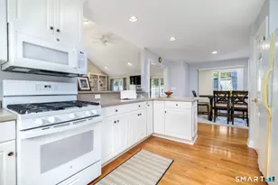 121 Crosby St, Fairfield, CT 06825 - Photo 15