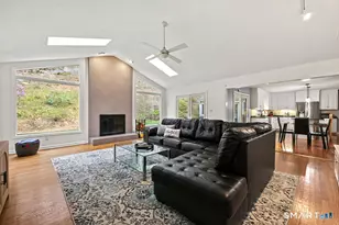 11 Cricket Ln, Avon, CT 06001 - Photo 5