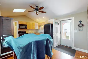 31 Suffield St, Windsor Locks, CT 06096 - Photo 3