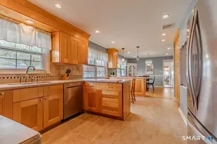 220 Oak Ridge Rd, Stratford, CT 06614 - Photo 13