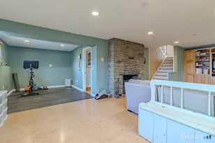 220 Oak Ridge Rd, Stratford, CT 06614 - Photo 27