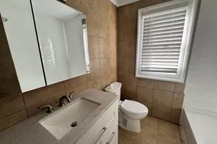 75 Saltonstall Pkwy, East Haven, CT 06512 - Photo 9