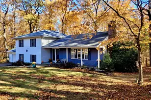 69 Sherwood Ln, Norwich, CT 06360 - Photo 3