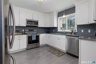 16 Lakeview Ave, North Branford, CT 06472 - Photo 9