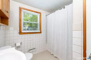 34 Crocker Ave, West Hartford, CT 06110 - Photo 15