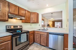 60 Danforth Ln, West Hartford, CT 06110 - Photo 3