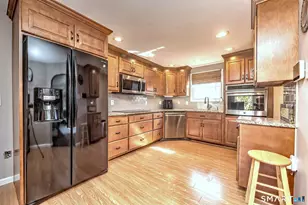 8 Inverness Square, Middletown, CT 06457 - Photo 9