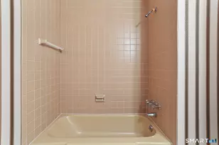 64 Mariner Cir, Trumbull, CT 06611 - Photo 23