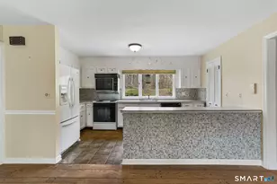 64 Mariner Cir, Trumbull, CT 06611 - Photo 13