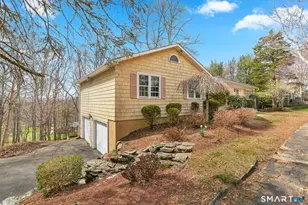 64 Mariner Cir, Trumbull, CT 06611 - Photo 35