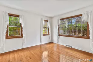 64 Mariner Cir, Trumbull, CT 06611 - Photo 3