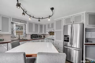 28 Rocky Ledge Dr, Clinton, CT 06413 - Photo 9