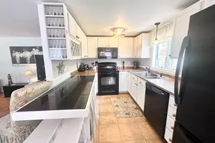 366 Shore Rd, Old Lyme, CT 06371 - Photo 5