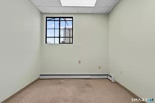 250 Governor St, East Hartford, CT 06108 - Photo 11