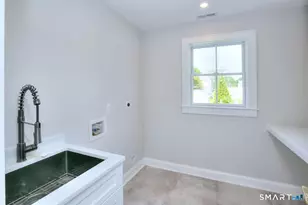 200 Henry St, Fairfield, CT 06824 - Photo 35