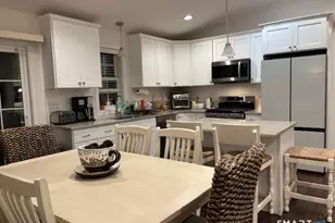 63 Yorktown Ridge, Waterbury, CT 06704 - Photo 9